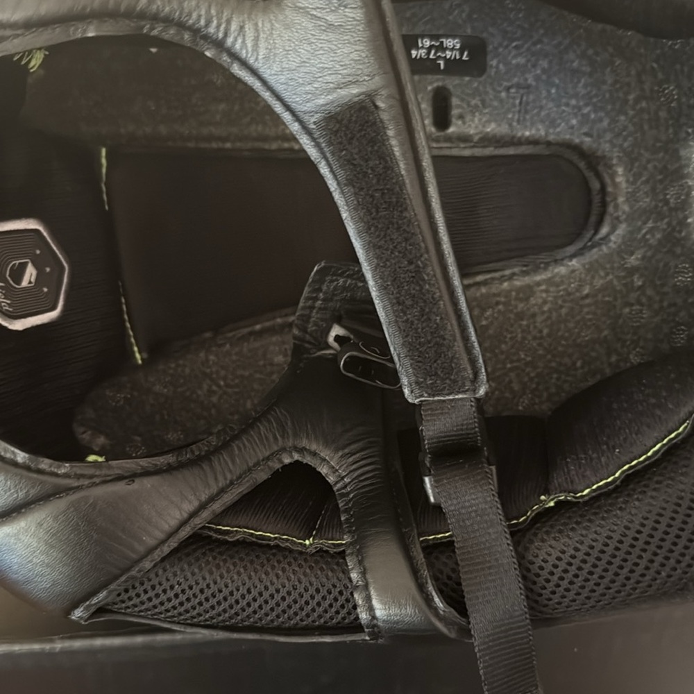Samshield Riding Helmet - Picture 9 of 16